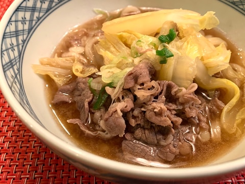 白菜と牛肉でボリューム満点 肉うどん!